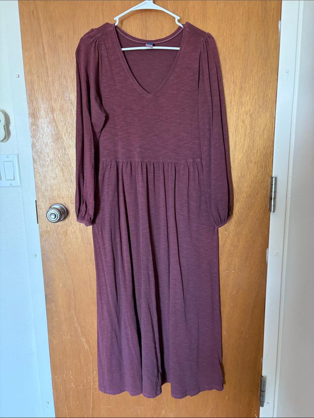 Old Navy V-Neck 3/4 Sleeve Midi Dress in Plum